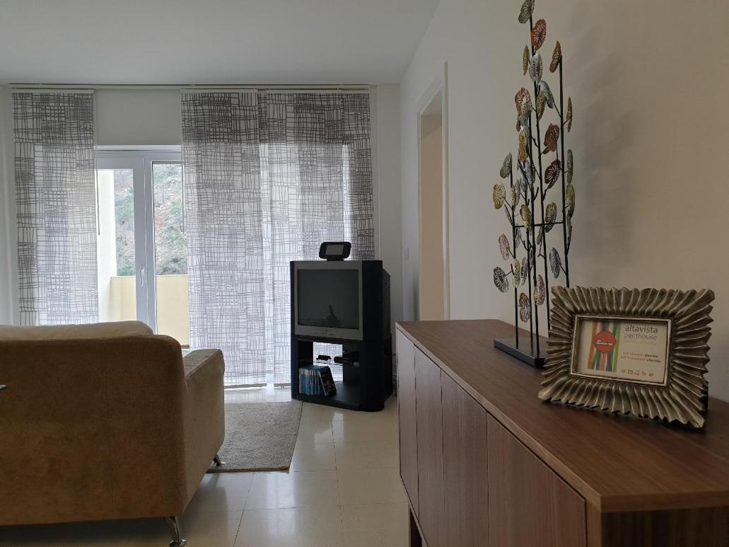 Altavista Penthouse T2 Daire Covilhã Oda fotoğraf